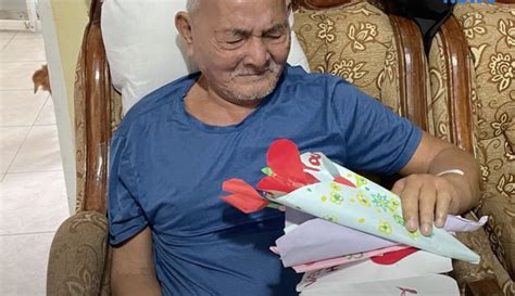 Lolo nanggaling sa ospital, naantig sa sorpresang ginawa ng mga .